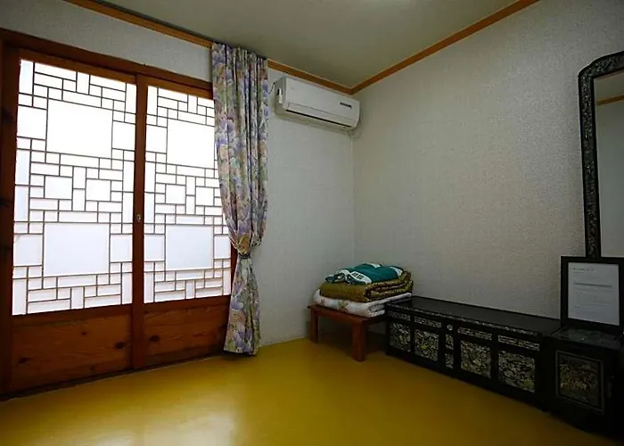 Gasthof Jongro Inwoo House 2*