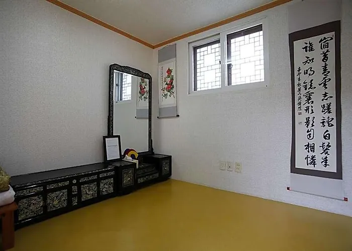 Jongro Inwoo House Gasthof